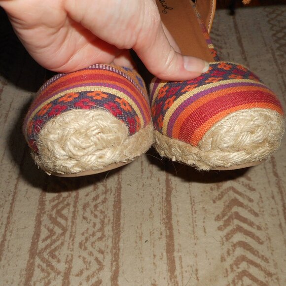 Camel Nubuck fall colors wedge espadrilles, size 8 - Picture 4 of 5